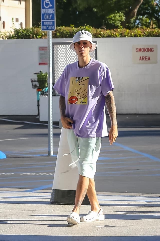 nhung ngoi sao cham dien crocs anh 1