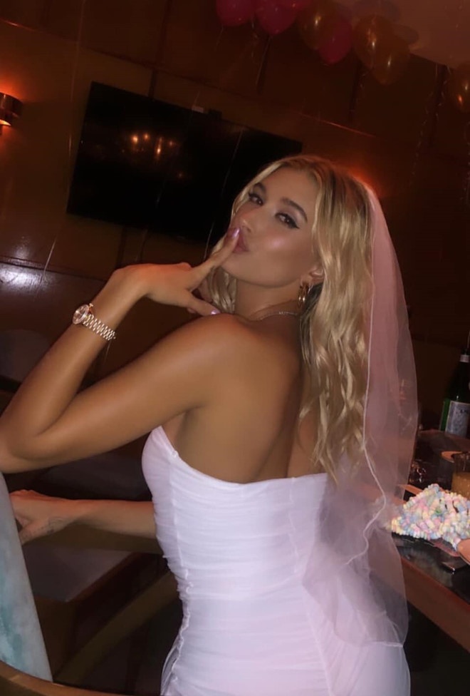 nhung bo do vo chong bieber mac ngay cuoi anh 10