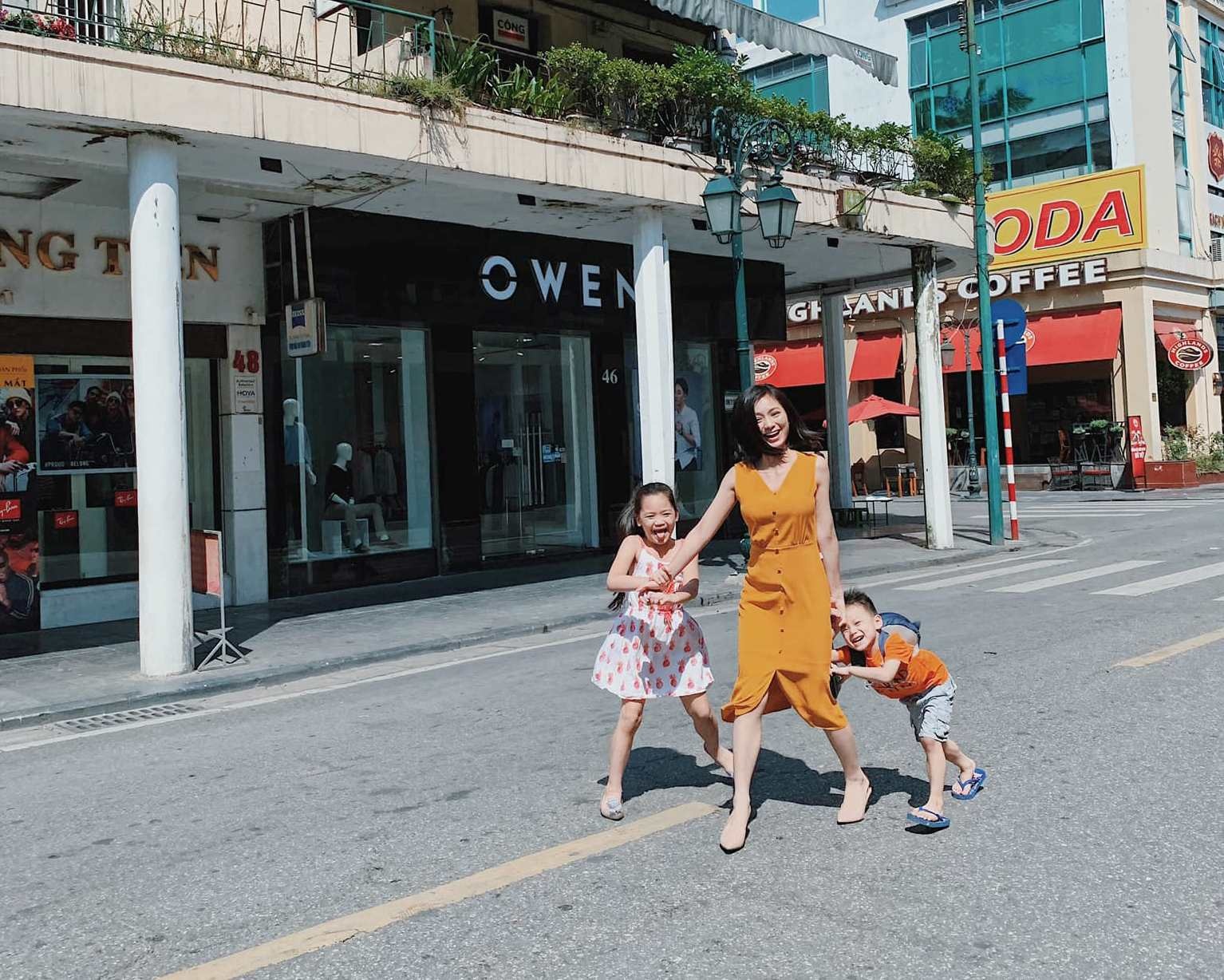 thoi trang ngay thuong cua dien vien dieu huong anh 3