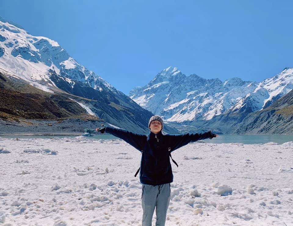 nhung do phu kien hang hieu cua jimin bts anh 1