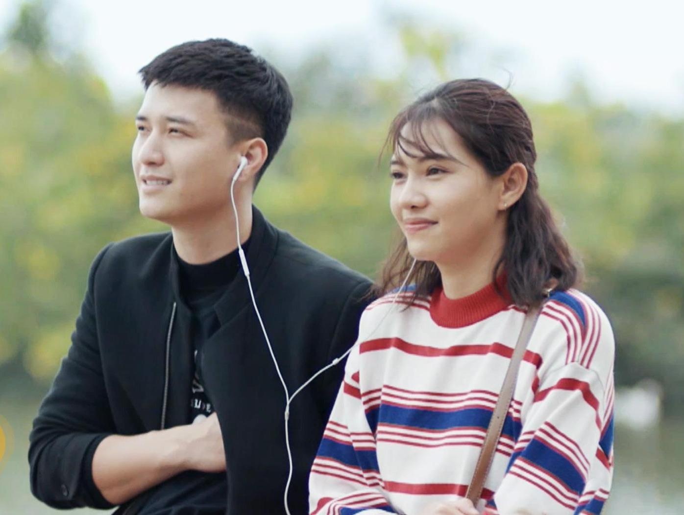 Luu De Ly hon ban dien  trong phim 'Chay tron thanh xuan' hinh anh