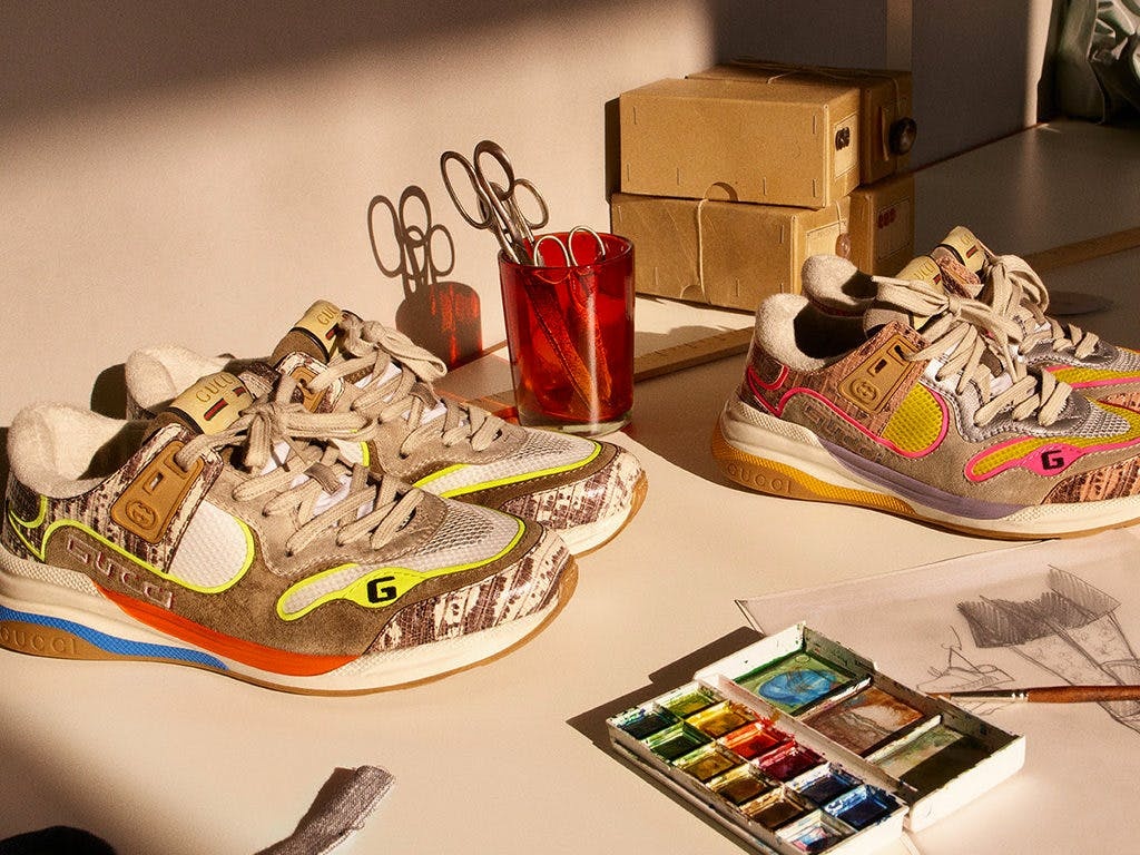 9 doi giay sneakers sang chanh dang mua anh 4