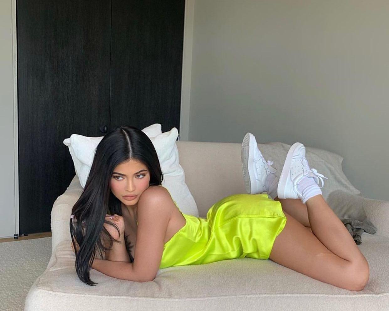 cac sao hollywood mac do neon anh 3