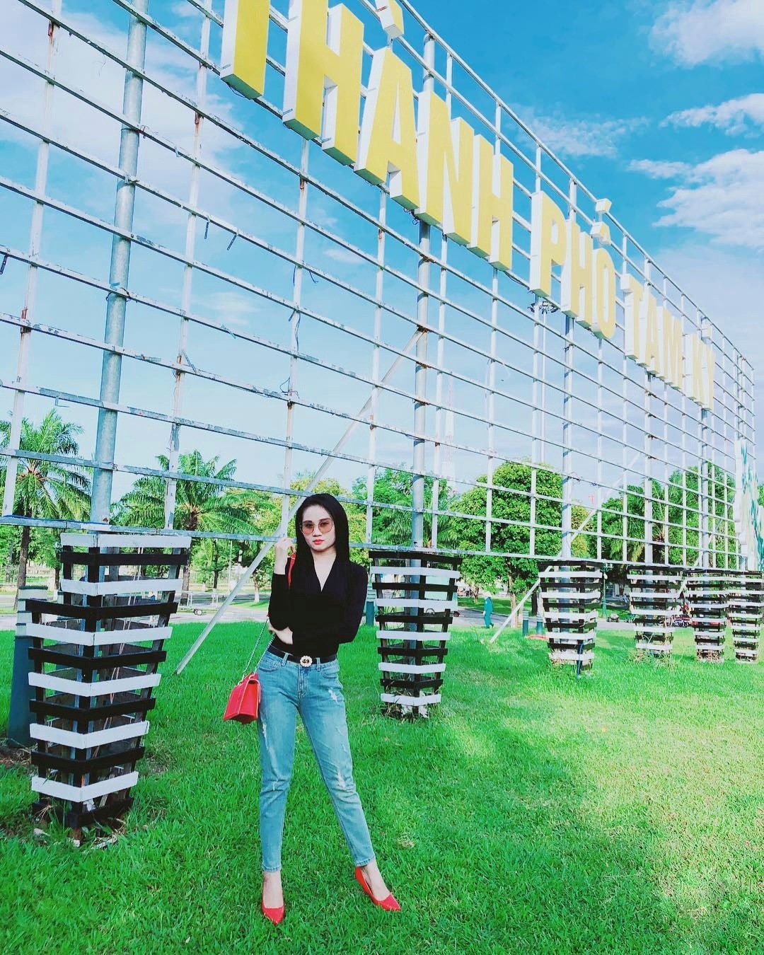 Tien linh ghi ban thang trong tran dau uae anh 8