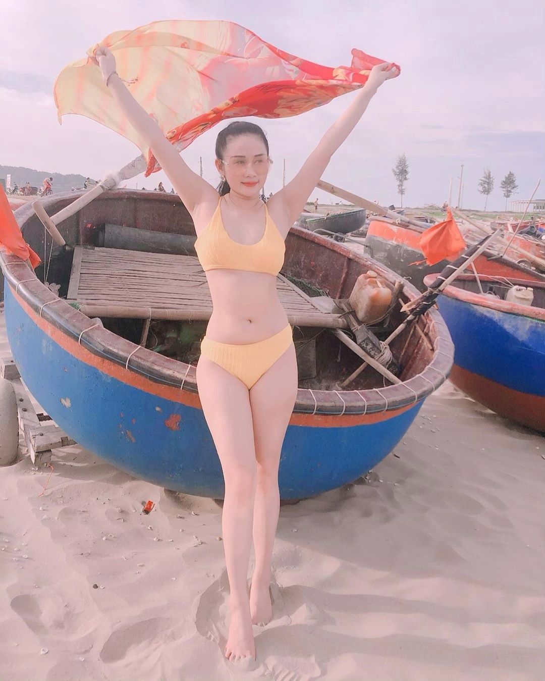 Tien linh ghi ban thang trong tran dau uae anh 2