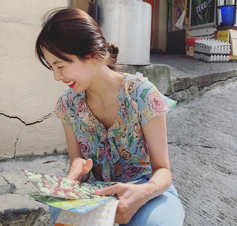 hyuna thich mac vay ao hoa anh 12