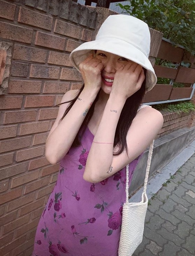 hyuna thich mac vay ao hoa anh 14