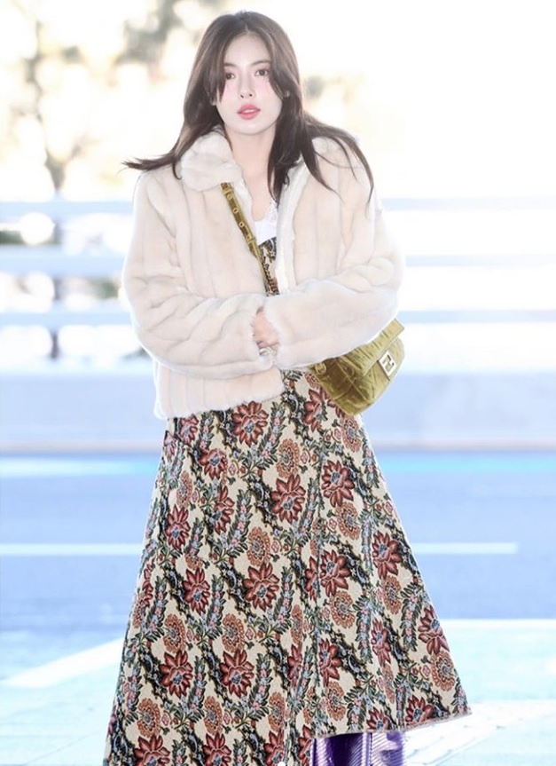 hyuna thich mac vay ao hoa anh 1