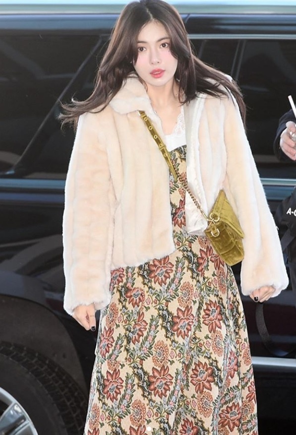 hyuna thich mac vay ao hoa anh 2