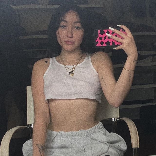 noah cyrus lo vong mot anh 8