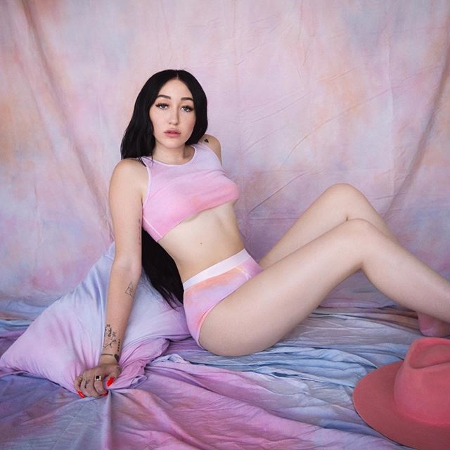 noah cyrus lo vong mot anh 10