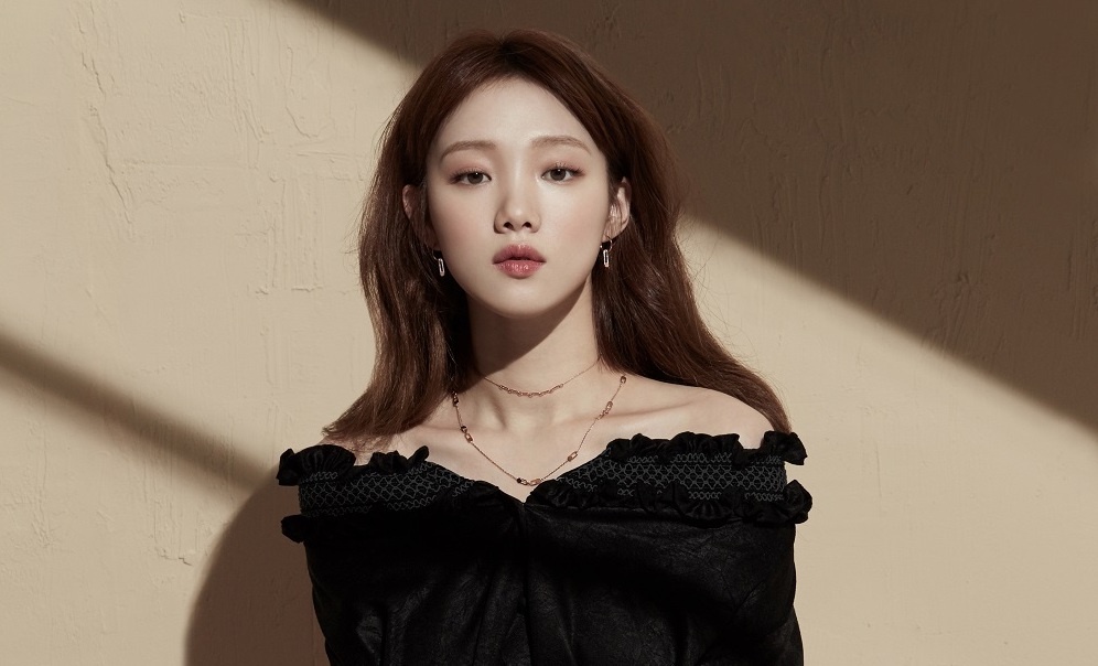 Lee Sung Kyung duoc khen mac phong cach gi cung dep tai su kien hinh anh