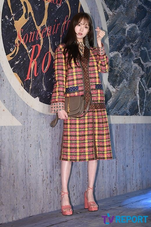 thoi trang di su kien cua lee sung kyung anh 9