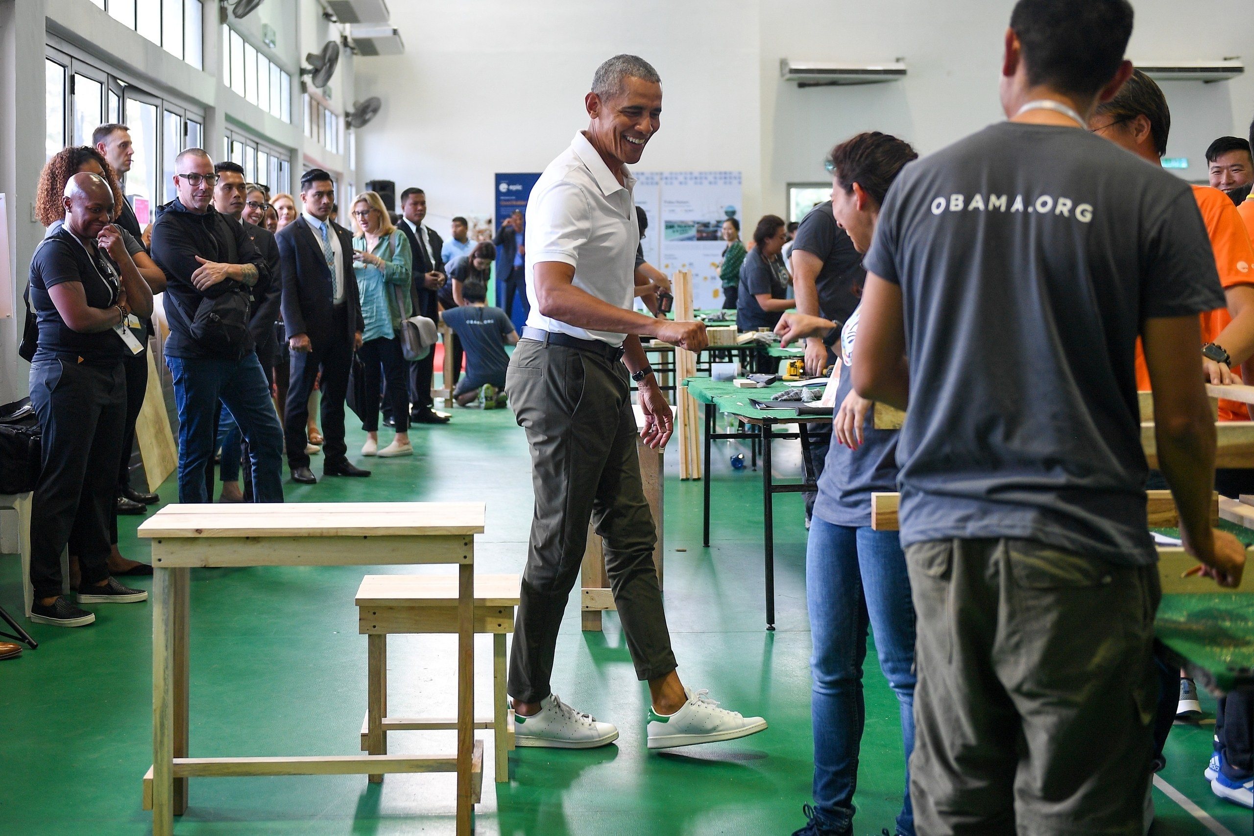barack obama đi giày stan smith ảnh 1 barack obama di giay stan smith anh 1