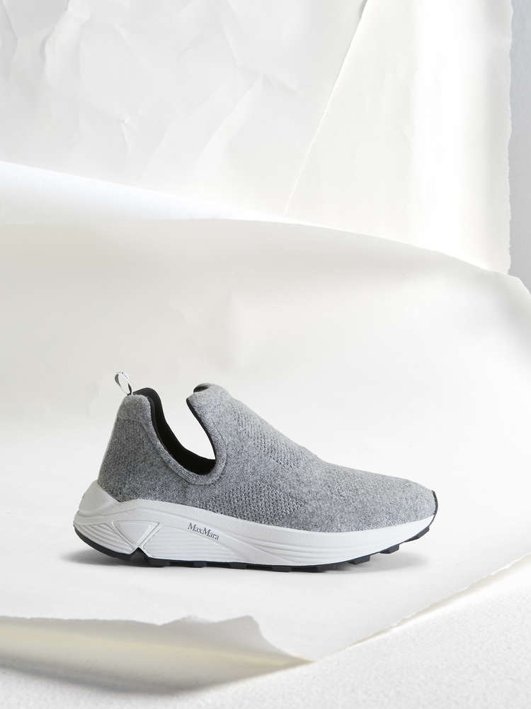 nhung mau giay slip on dep anh 2