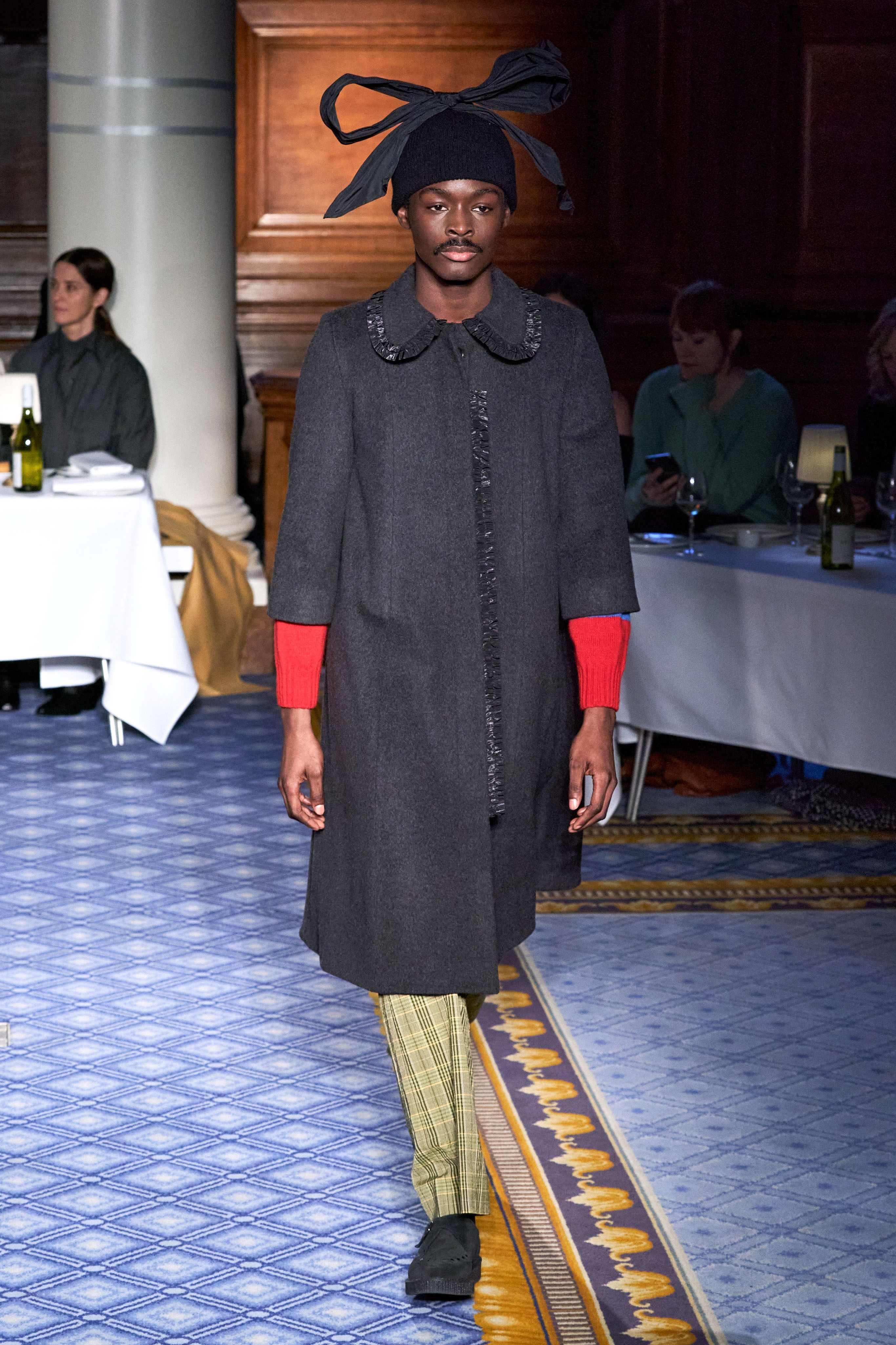 trang phuc di o london fashion week anh 18