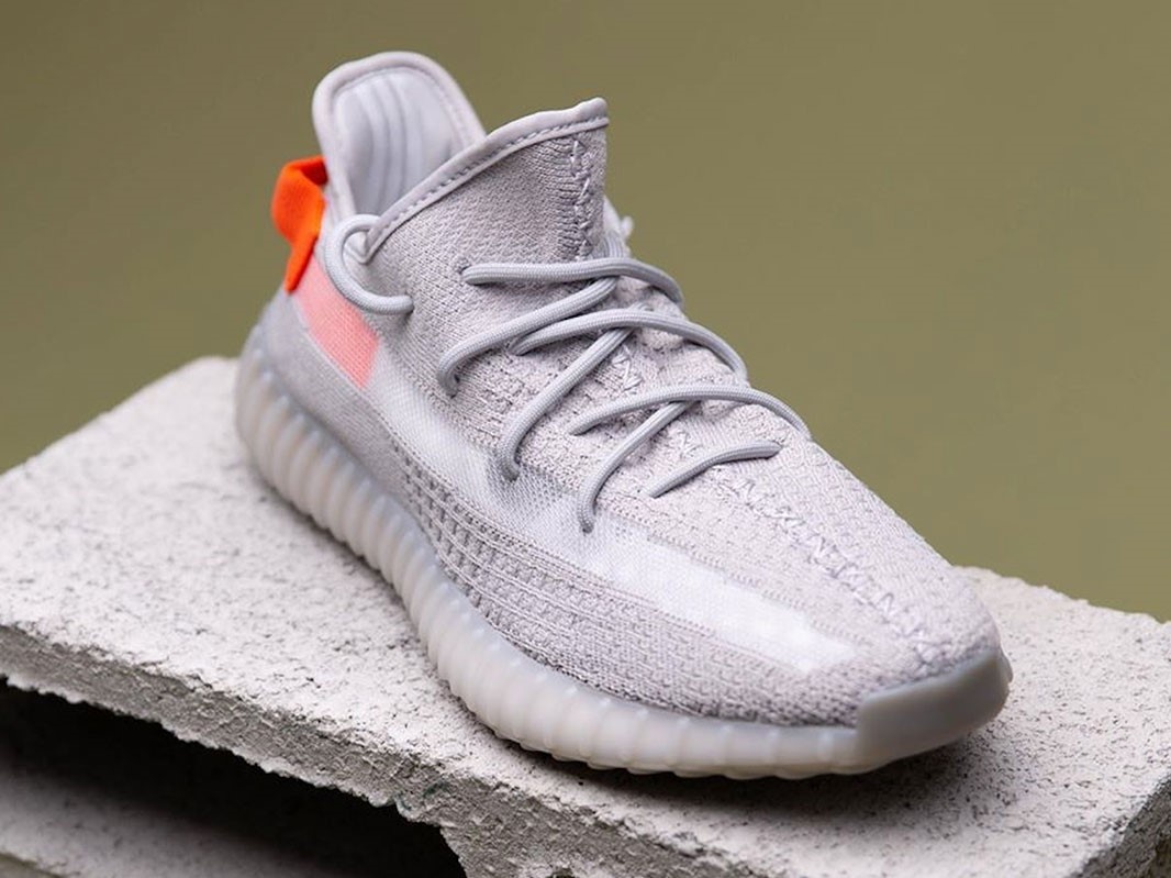 Ngay mai ra mat 3 doi giay Yeezy moi, dan tinh che phoi mau xau hinh anh