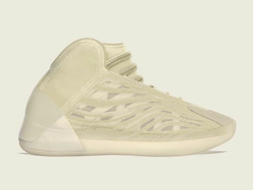 Kanye West lan dau di giay Yeezy moi, dan mang hao huc cho ngay ban hinh anh