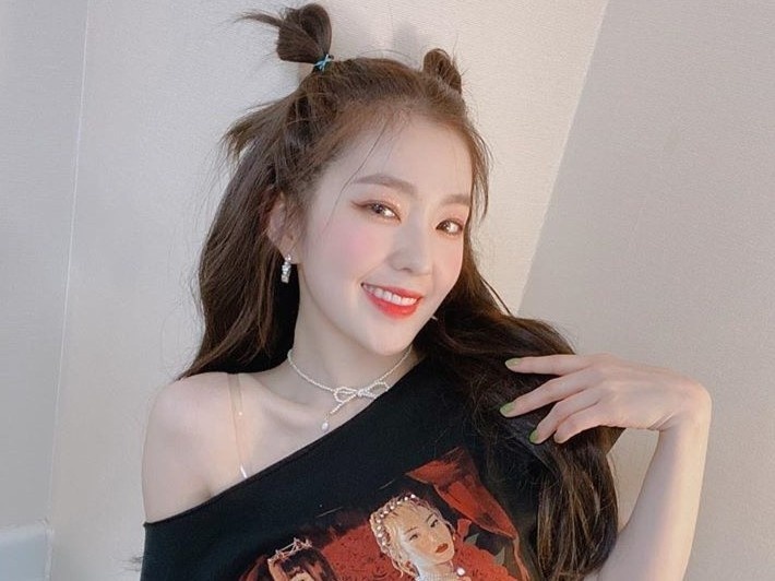 My nhan Red Velvet da dung phu kien gi de nang tam nhan sac? hinh anh