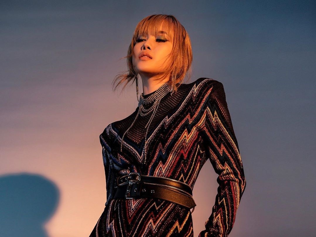 Thieu Bao Tram dien do hang hieu khoe dang sexy hinh anh