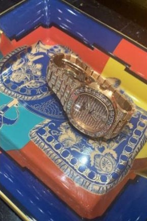 tủ đồ hiệu của drake ảnh 5 tu do hieu cua drake anh 5