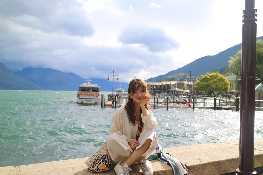 trang phuc doi thuong cua sao han anh 13