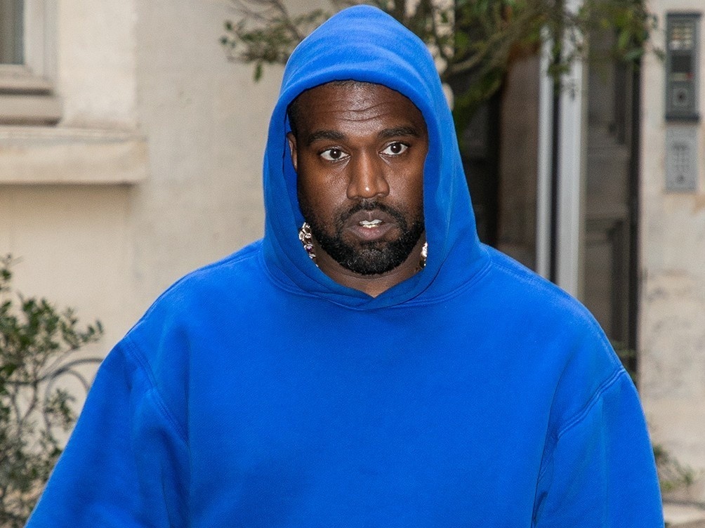 Kanye West tu hao ve thuong hieu Yeezy, muon ban ao hoodie gia 60 USD hinh anh