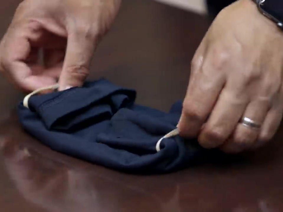 O nha lam khau trang chua den 30 giay tu ao vut di hinh anh