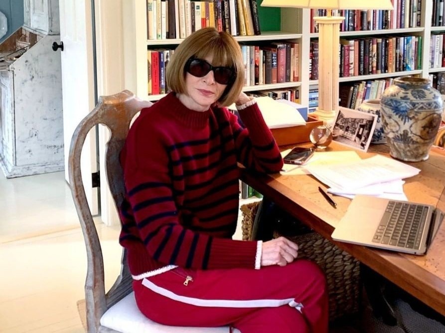 Anna Wintour gay bat ngo khi lan dau mac ao len va quan ni hinh anh