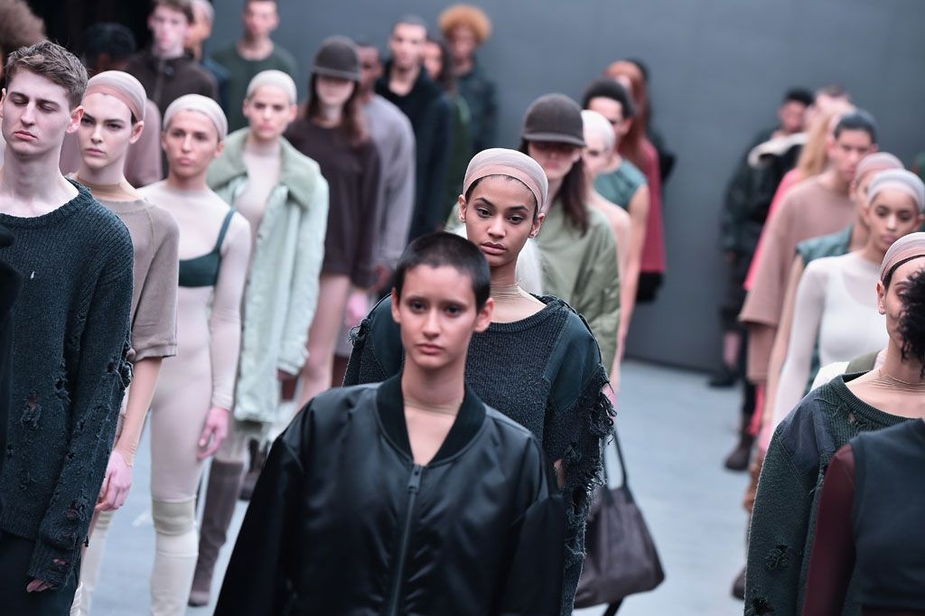 giay yeezy lich su anh 16