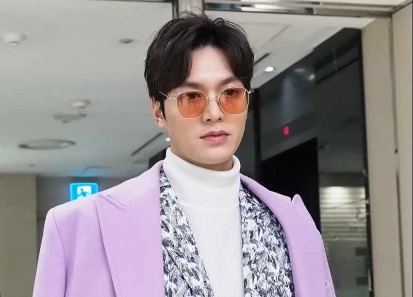 Lee Min Ho dien suit trong nhu giam doc giau co hinh anh