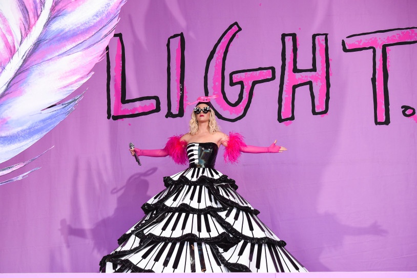 trang phục kỳ lạ của katy perry ảnh 5 trang phuc ky la cua katy perry anh 5