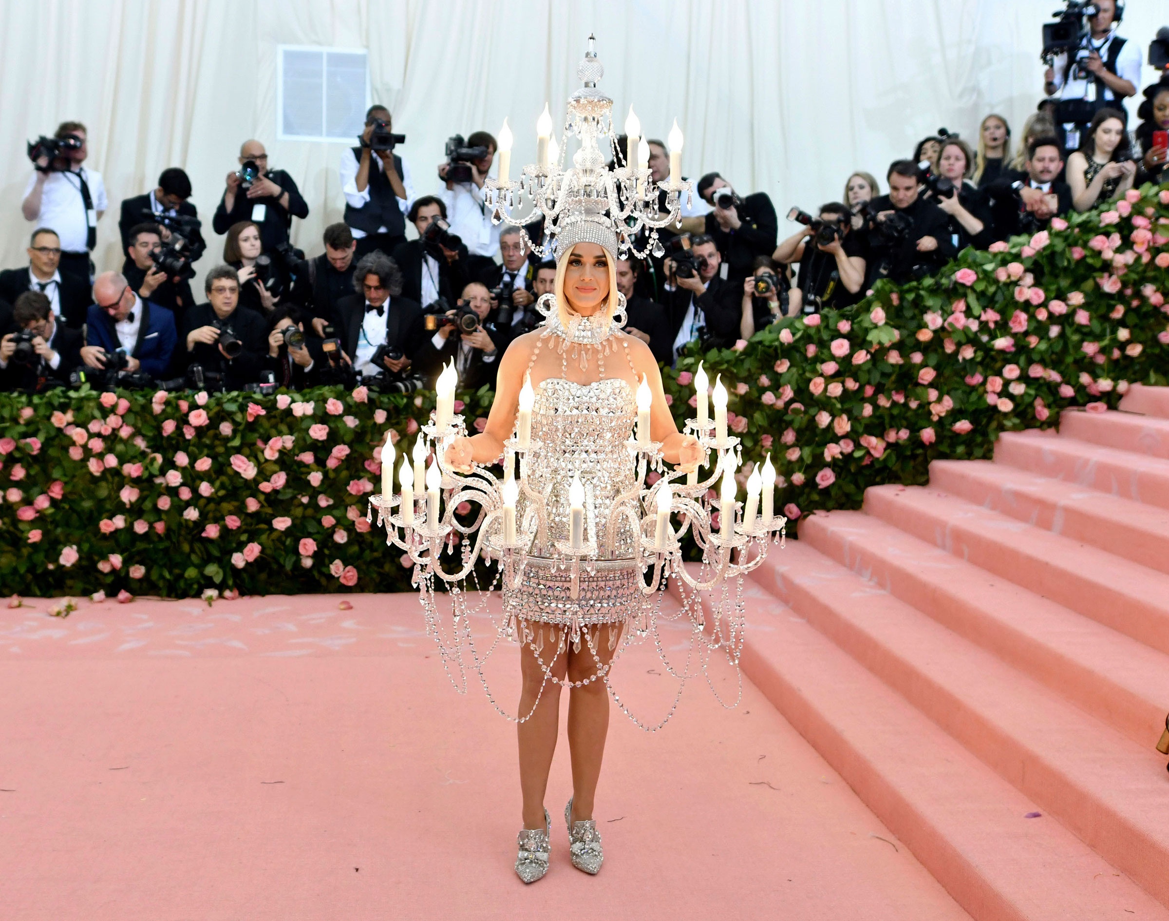 trang phục kỳ lạ của katy perry ảnh 2 trang phuc ky la cua katy perry anh 2