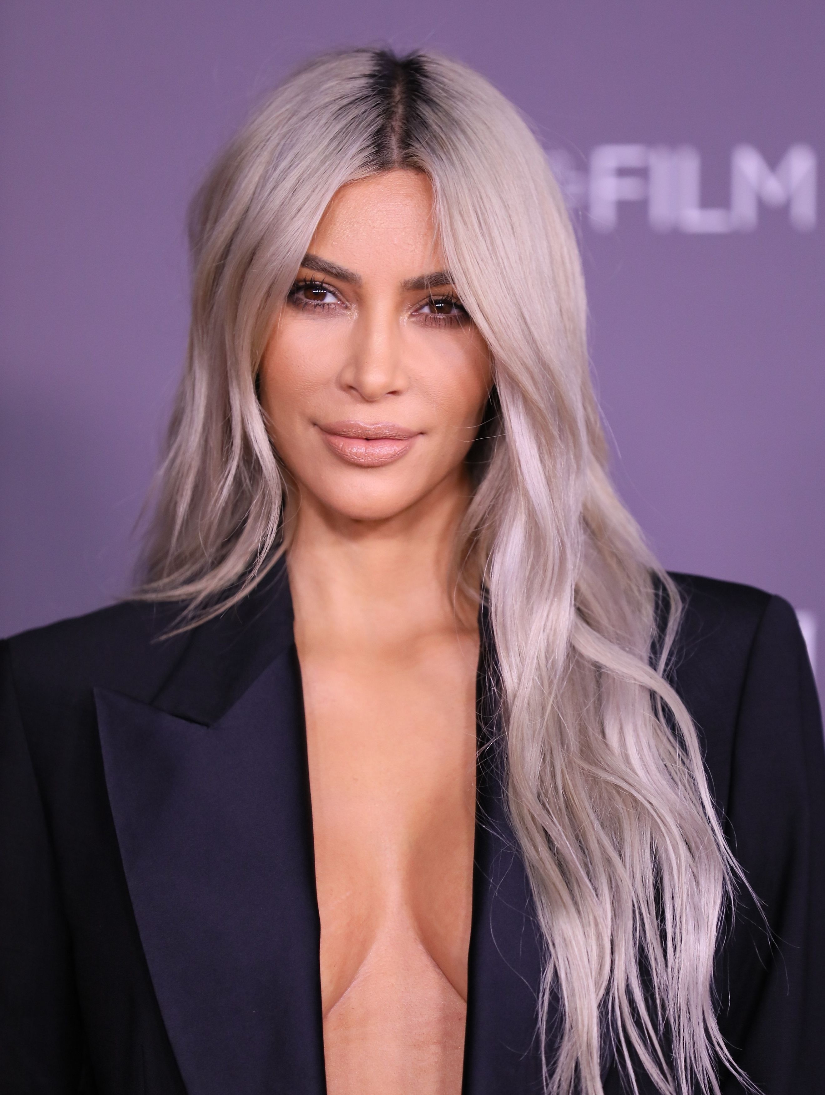 các kiểu tóc của kim kardashian ảnh 4 cac kieu toc cua kim kardashian anh 4