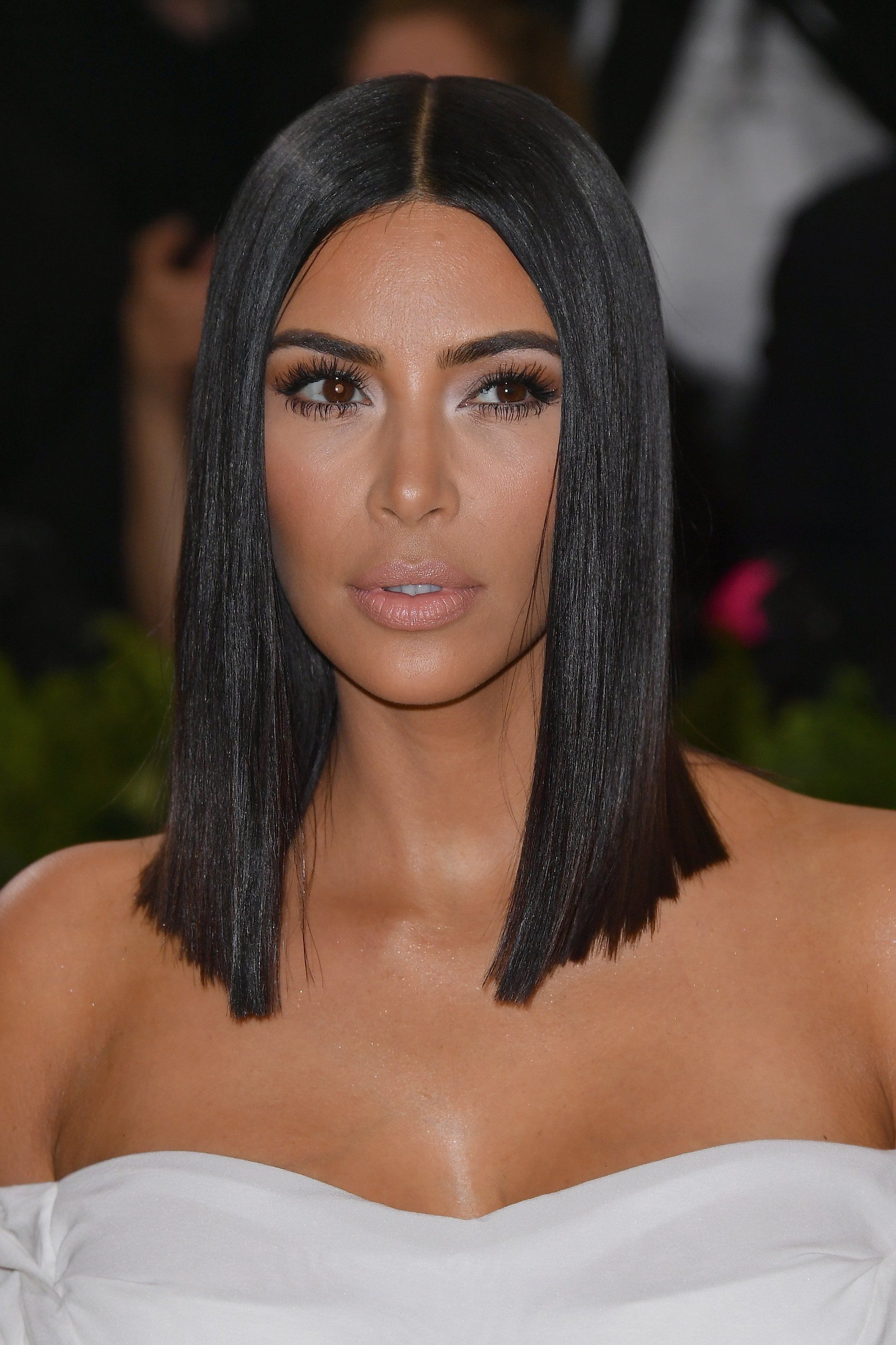 các kiểu tóc của kim kardashian ảnh 3 cac kieu toc cua kim kardashian anh 3