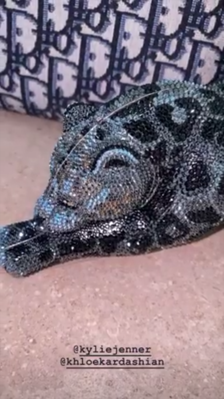 kylie jenner tặng túi ảnh 1 kylie jenner tang tui anh 1