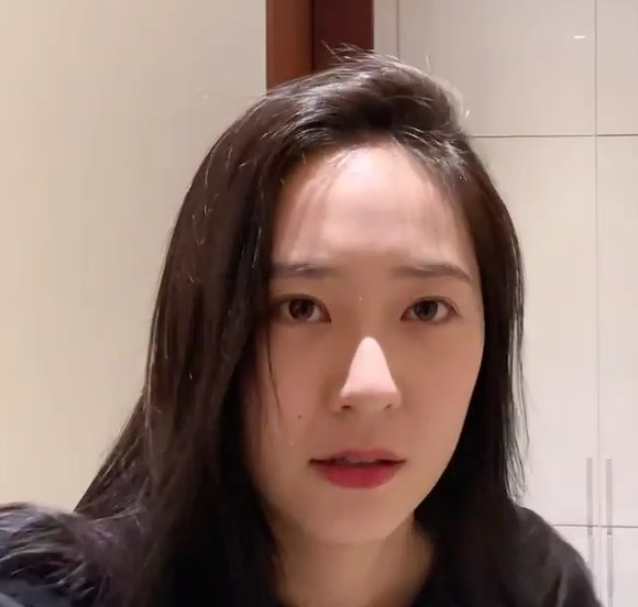 Mat moc Krystal anh 1