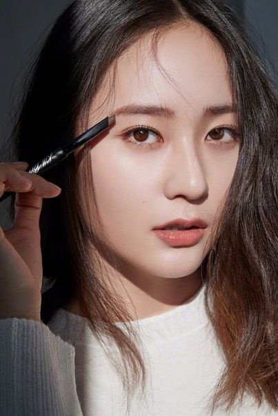 Mat moc Krystal anh 8