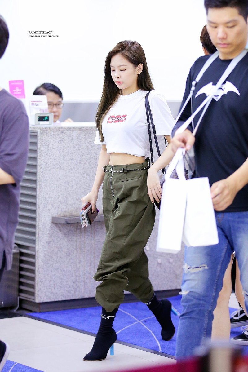 trang phục biểu tượng của Jennie ảnh 7 trang phuc bieu tuong cua Jennie anh 7