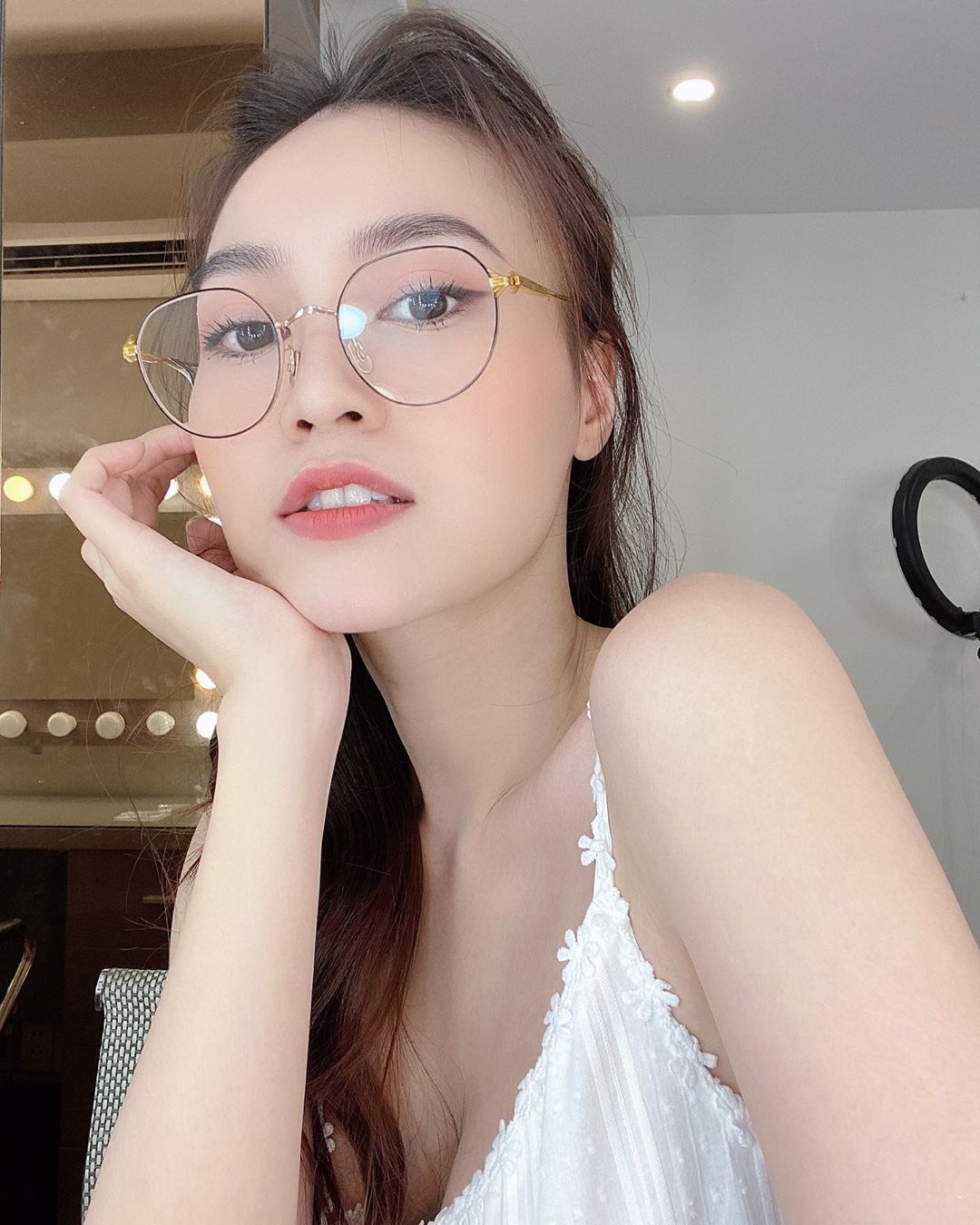 xu huong kinh mat anh 25