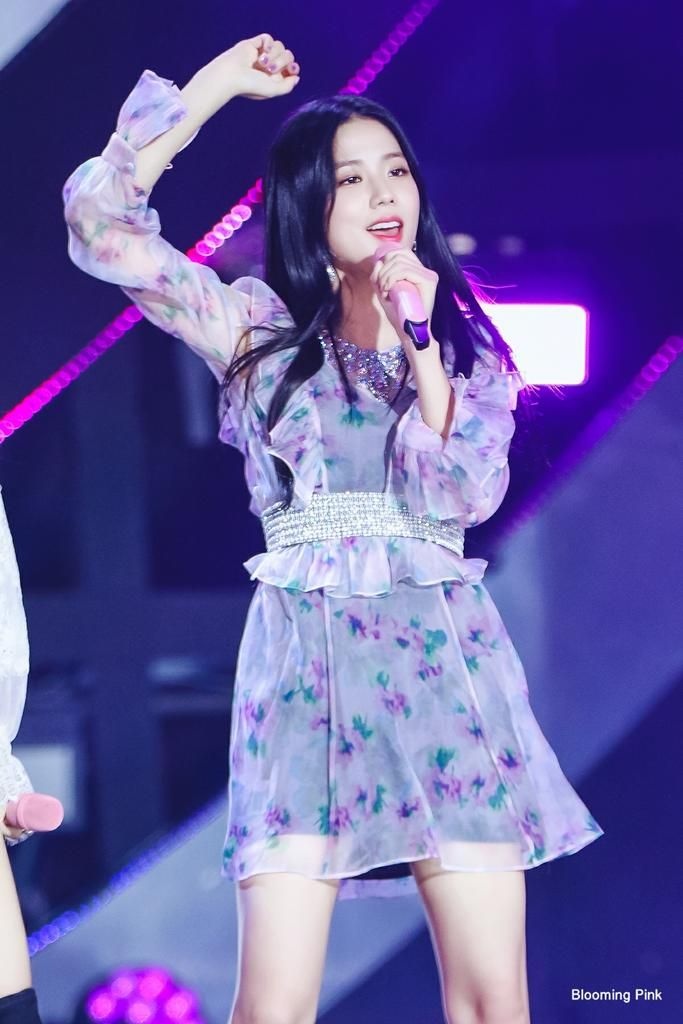 Jisoo mac hang hieu anh 6