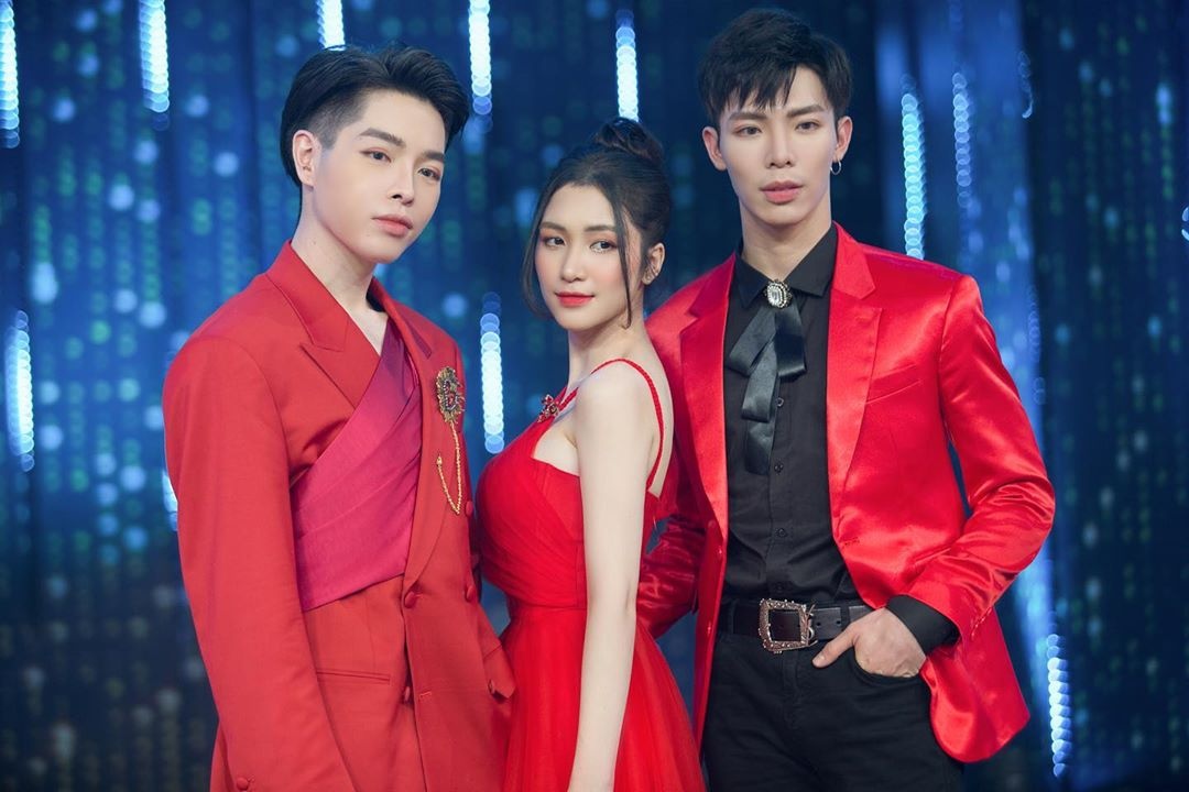 huong giang va ban phoi do nhom anh 7