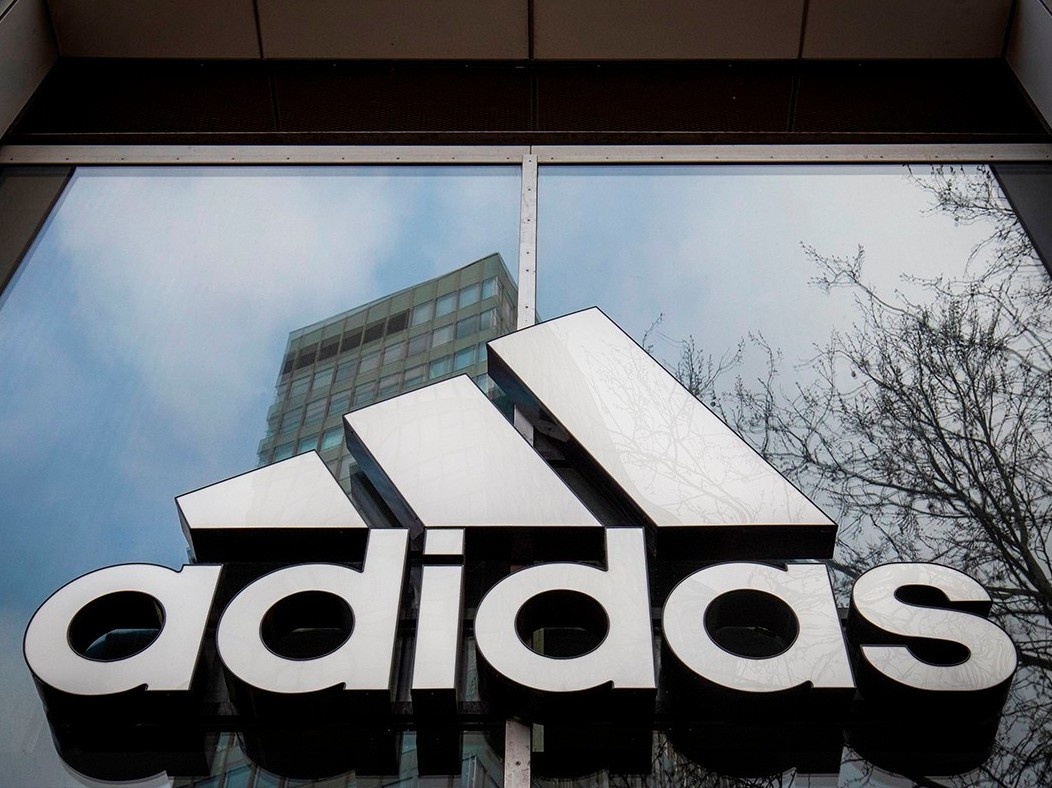 Truong phong nhan su adidas tu chuc do suc ep tu nhan vien cong ty hinh anh