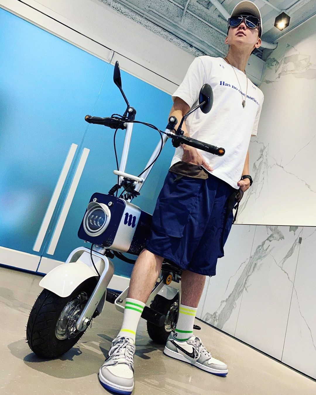 sao di giay nike dior anh 9