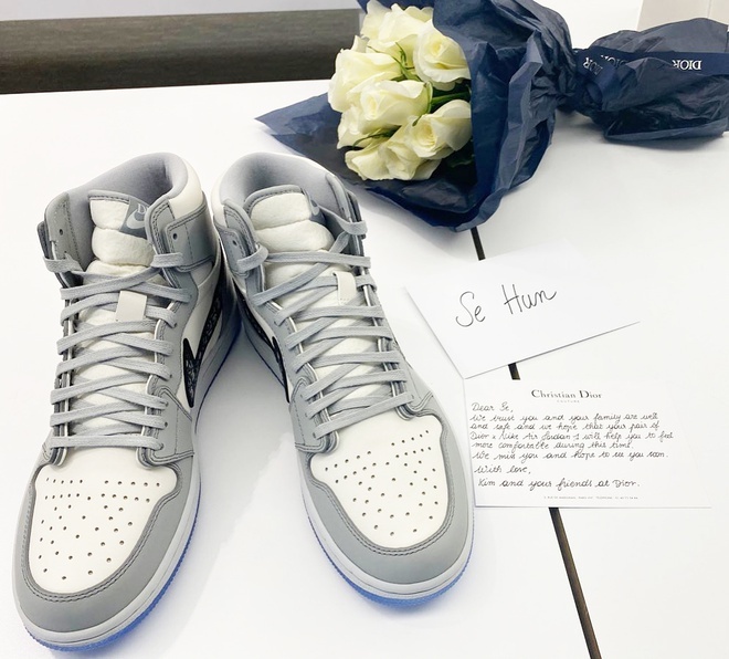 sao di giay nike dior anh 5