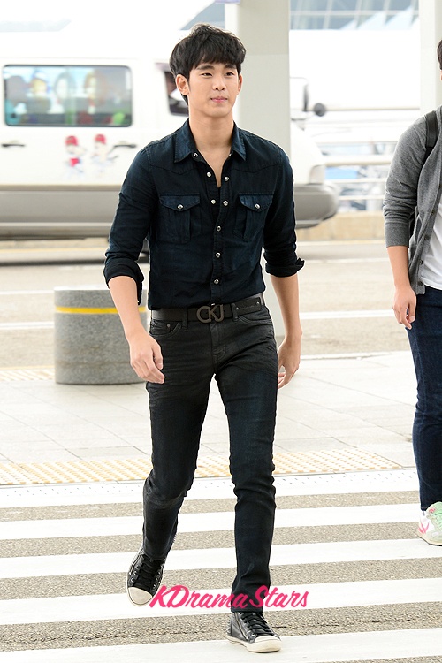 thoi trang san bay cua Kim Soo Hyun anh 2