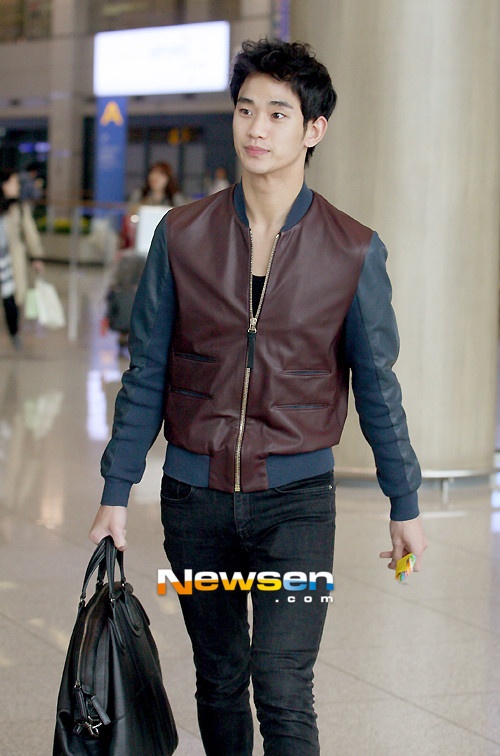 thoi trang san bay cua Kim Soo Hyun anh 6