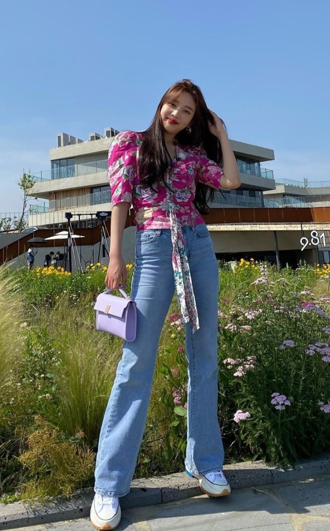 Jennie va Joy dung hang anh 8