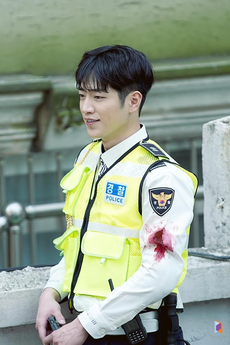 sao han mac dong phuc dep anh 11