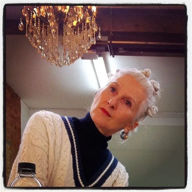 cu ba u60 dien bikini anh 10